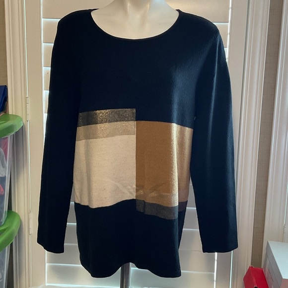 JM Collection Black Colorblock Sweater - Picture 1 of 7